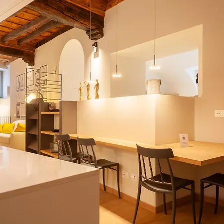 Bnbutler - Citta Alta - Di Charme Апартаменти *